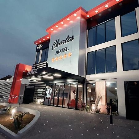 Charles Hotel Pôrto Ferreira Esterno foto