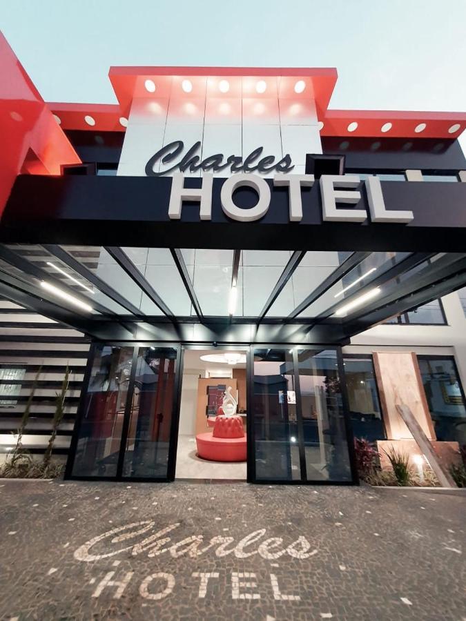 Charles Hotel Pôrto Ferreira Esterno foto