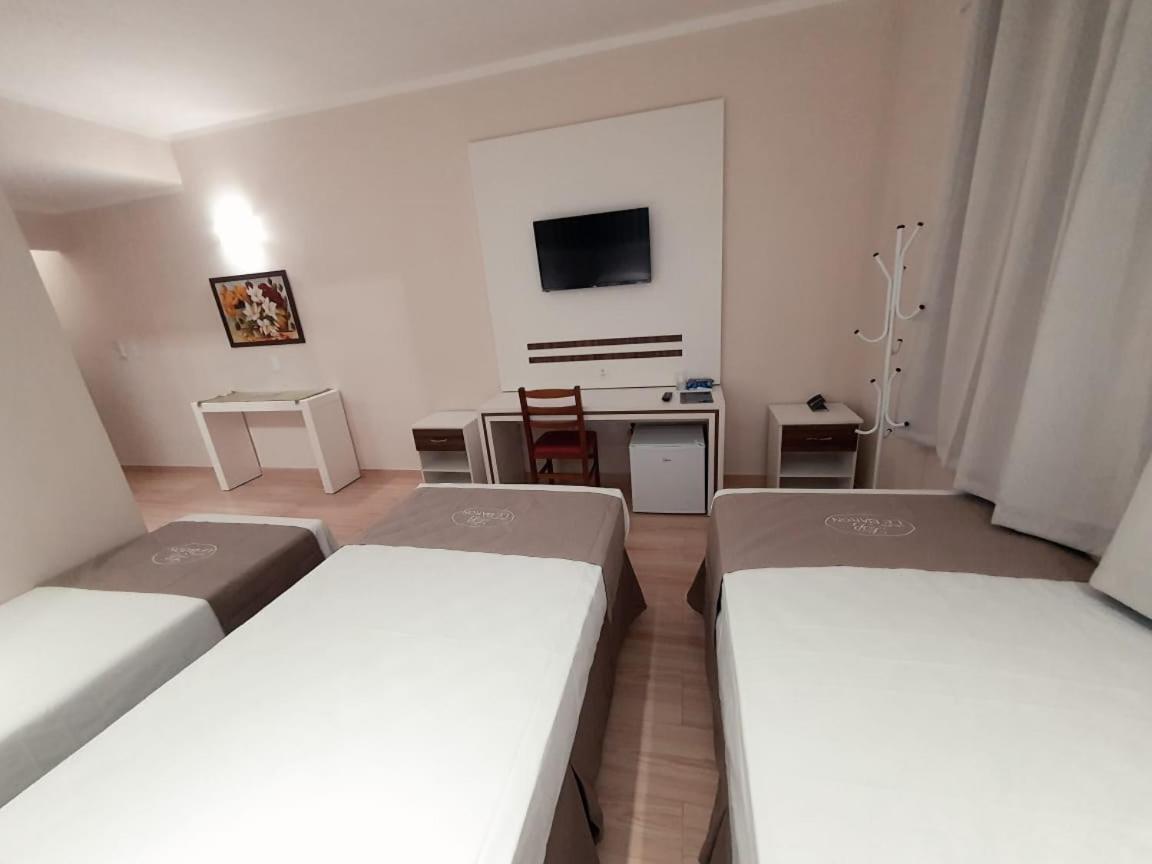 Charles Hotel Pôrto Ferreira Esterno foto