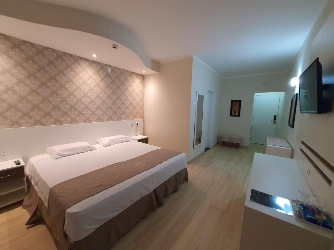 Charles Hotel Pôrto Ferreira Esterno foto