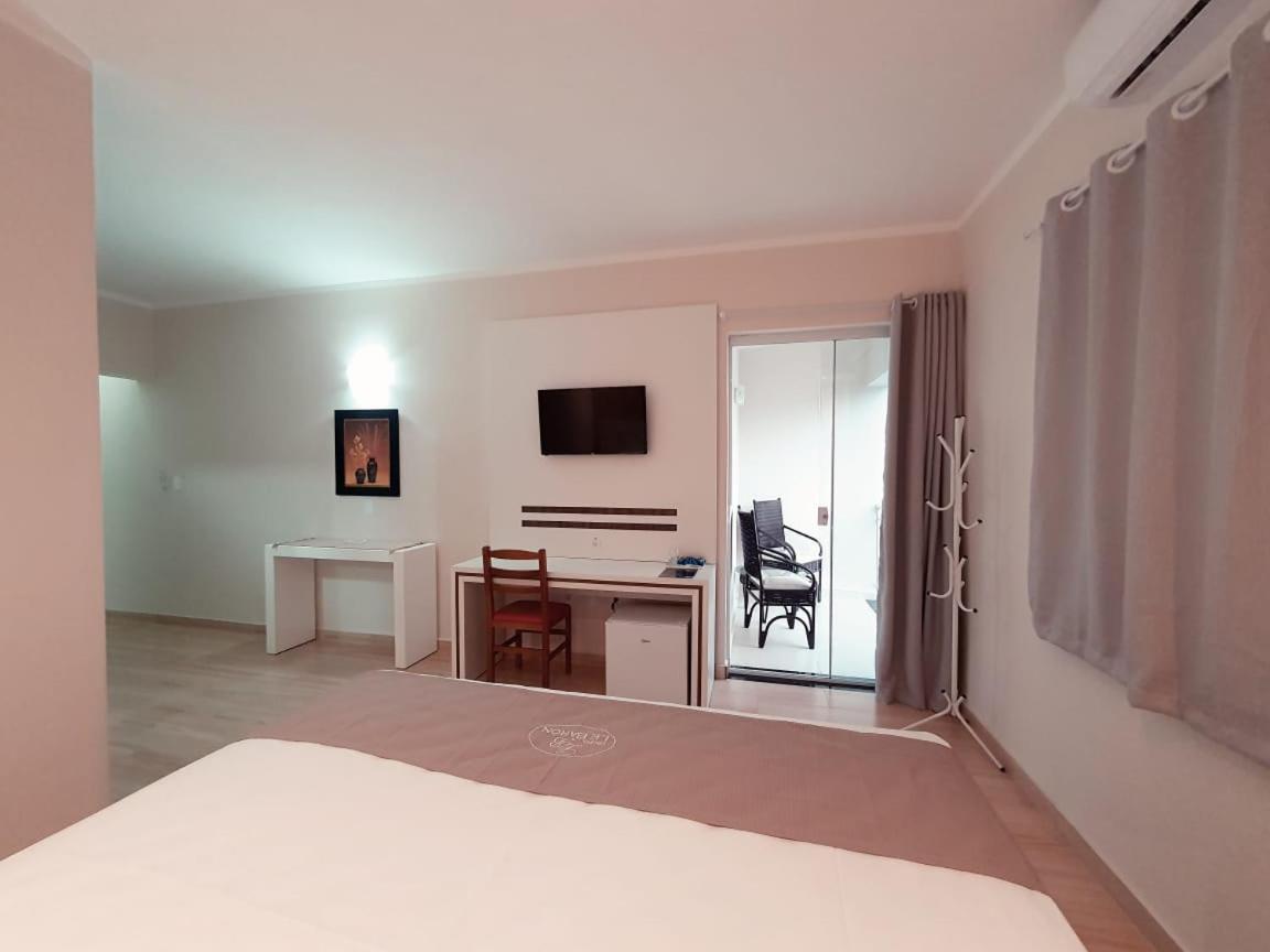 Charles Hotel Pôrto Ferreira Esterno foto
