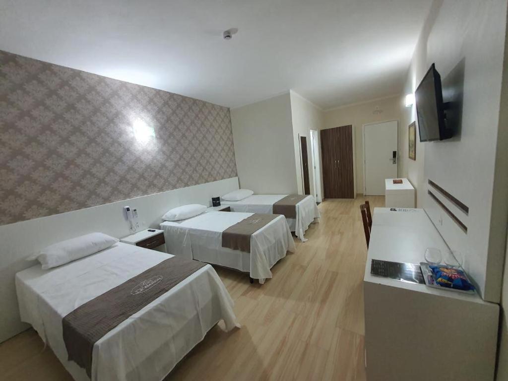 Charles Hotel Pôrto Ferreira Esterno foto
