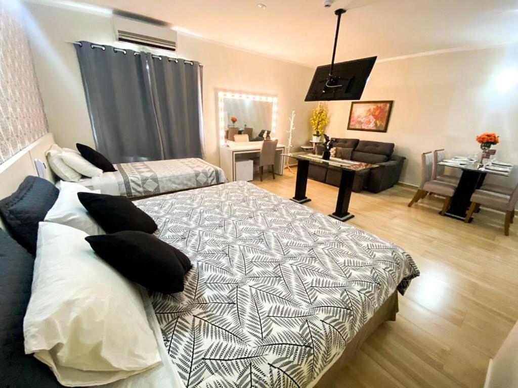 Charles Hotel Pôrto Ferreira Esterno foto